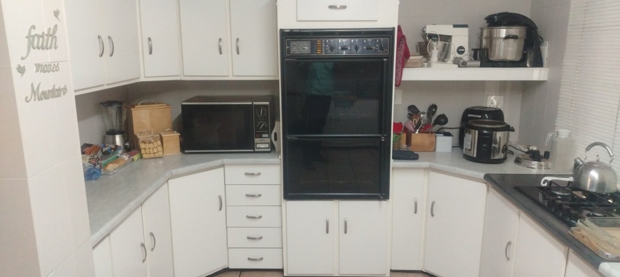 4 Bedroom Property for Sale in Jordania Free State